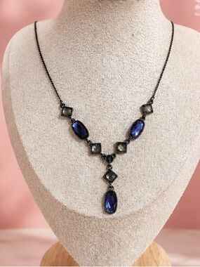 Avon Signed blue rhinestone necklace